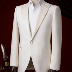 Choose the Perfect Wedding Suit for Men with a custom-tailored ivory wedding suit featuring a modern fit, premium fabric, and elegant craftsmanship for grooms in Dubai.