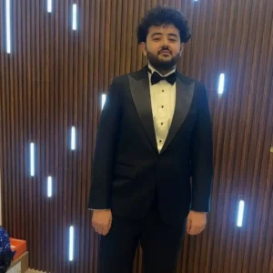 How to Choose the Best Tuxedo Tailor Dubai featuring a perfectly tailored bespoke tuxedo with premium fabrics, expert craftsmanship, and a flawless fit for formal occasions.